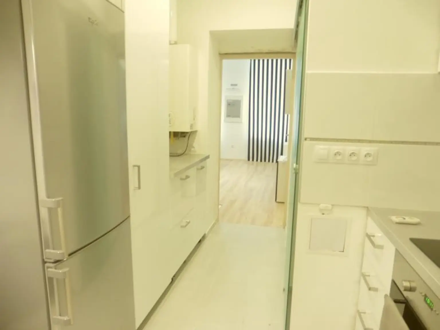 MITTEN IM DRITTEN: Möbliertes, vollausgestattetes Apartment!!! Klimaanlage!!!