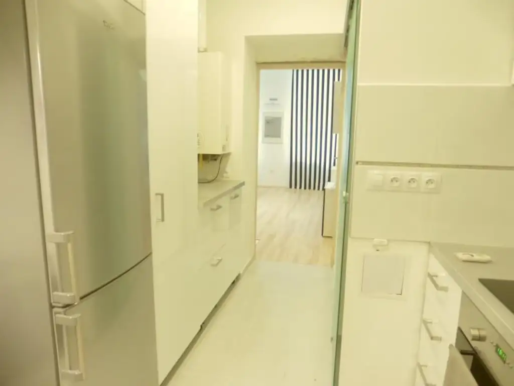 MITTEN IM DRITTEN: Möbliertes, vollausgestattetes Apartment!!! Klimaanlage!!!