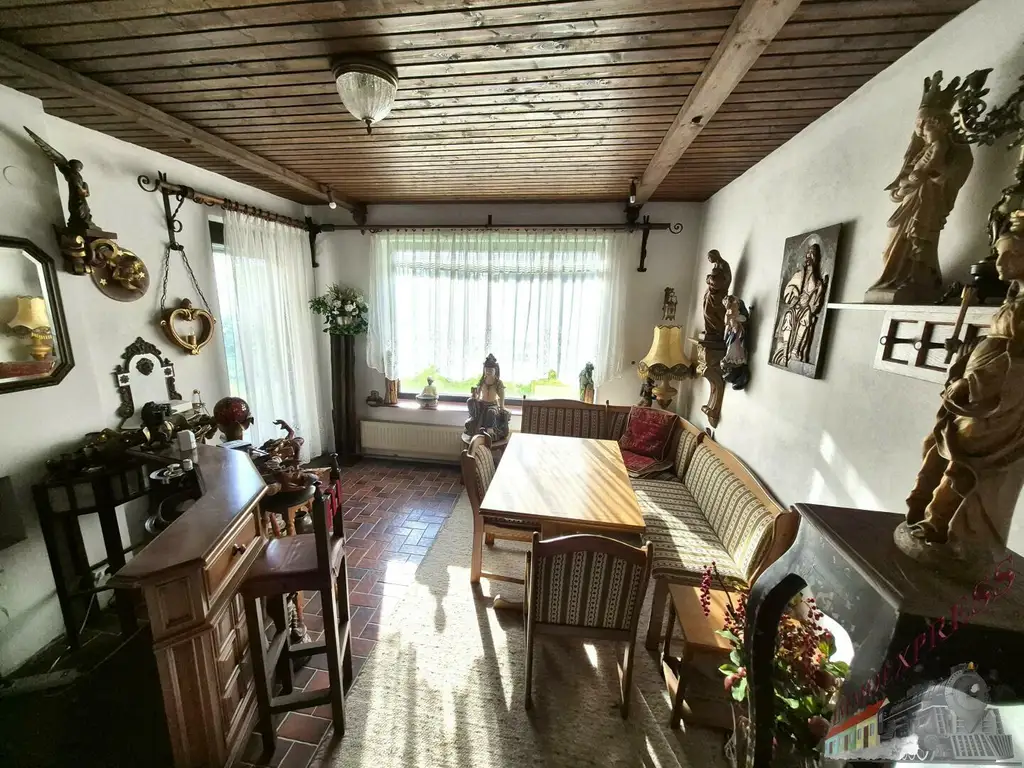 Romantisches Landhaus auf großzügigem Grundstück-Ruhelage