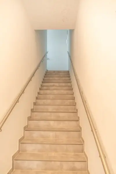 1A Gewerbebetrieb mit Halle und Büroräumen: Erstbezug mit Top-Ausstattung!