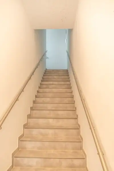 1A Gewerbebetrieb mit Halle und Büroräumen: Erstbezug mit Top-Ausstattung!