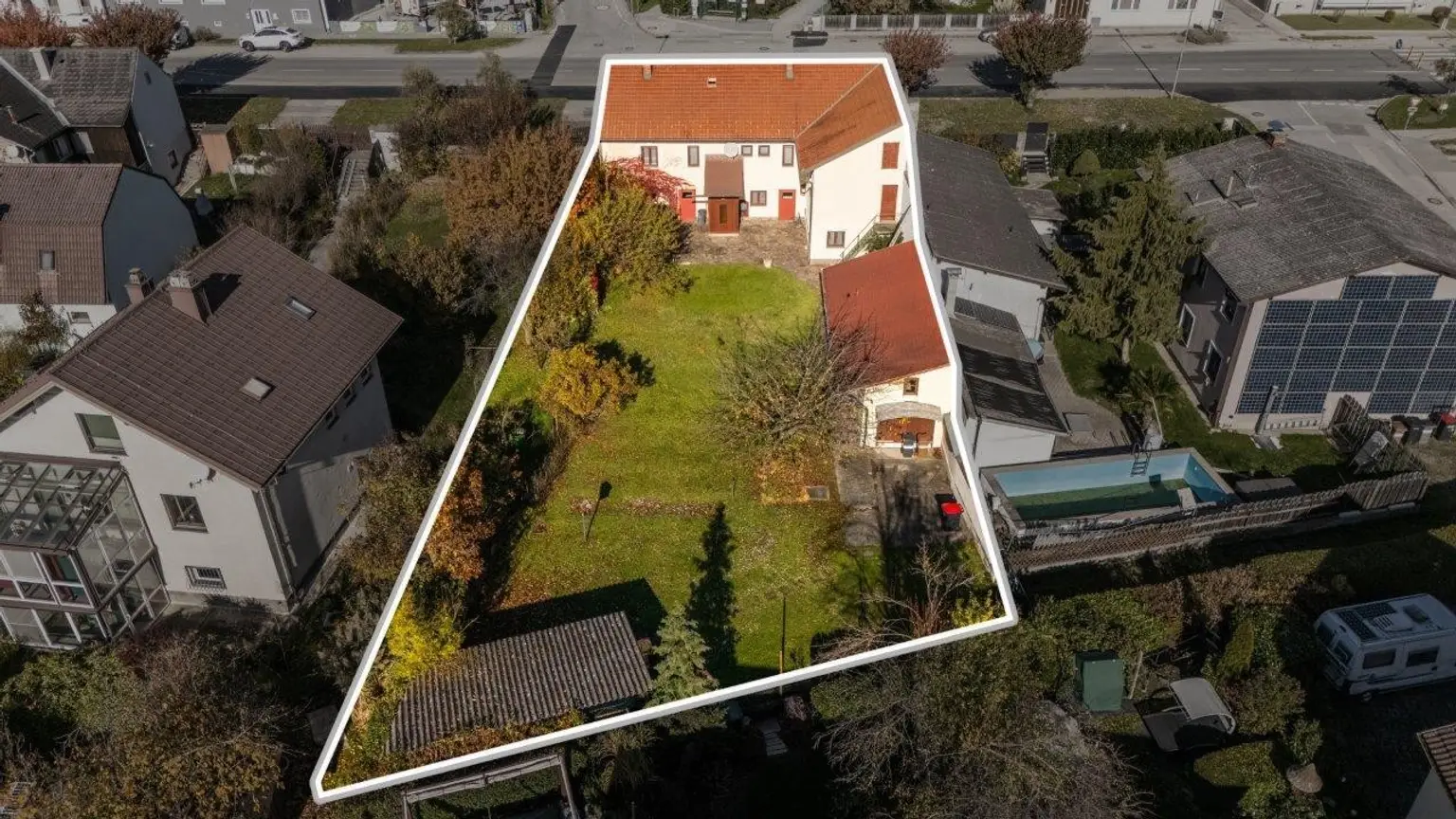 "Universelles Grundstück in Zentrumszone"