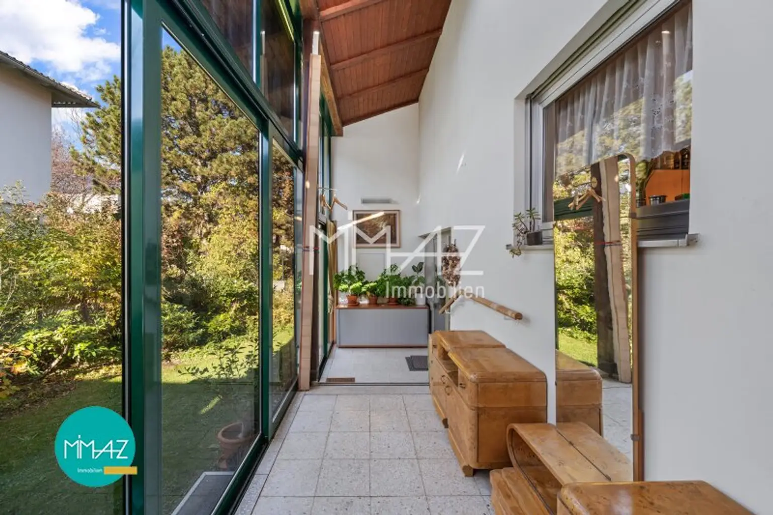 Seltene Gelegenheit! Wohnhaus mit 3 separaten Einheiten und großem Garten! Wohnen-Arbeiten-Vermieten oder Generationen verbinden!