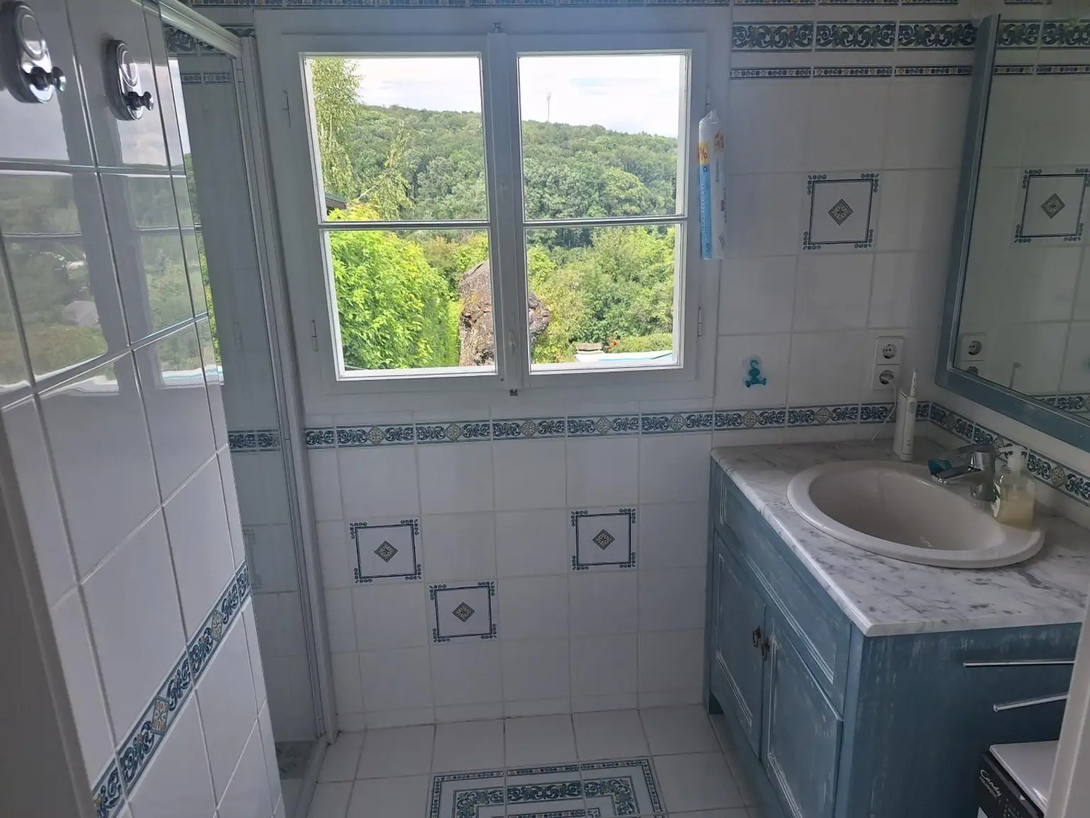 Tolles Baugrundstück mit Fernblick und Sommerhaus