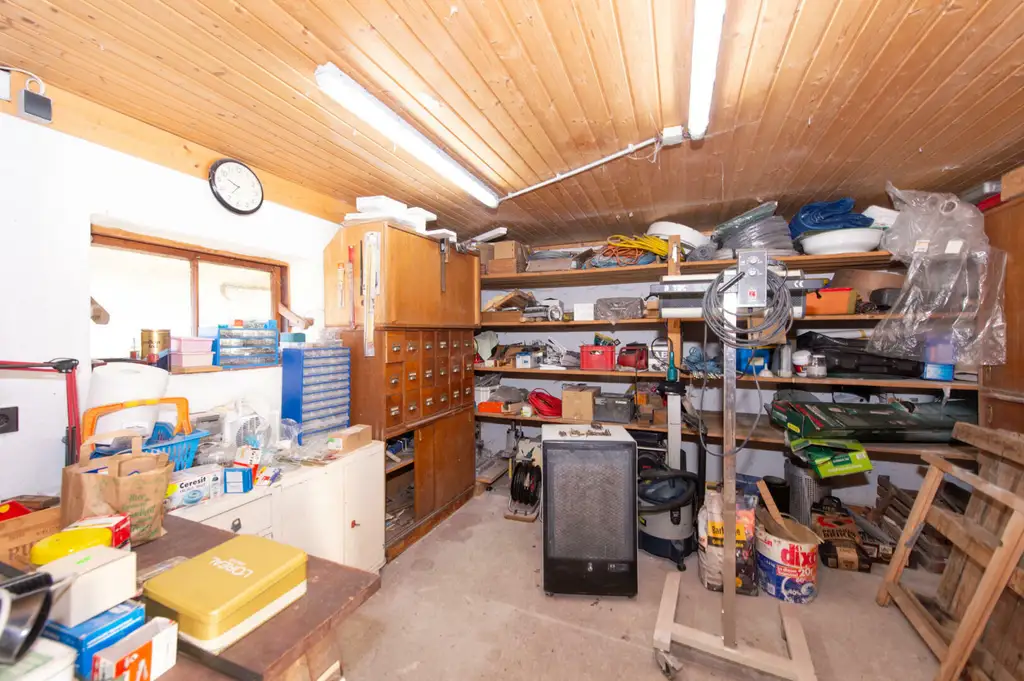 Großzügiges Einfamilienhaus mit viel Platz, hohem Potenzial und hoher Bebauungsdichte – Ideal für Familien oder Investoren