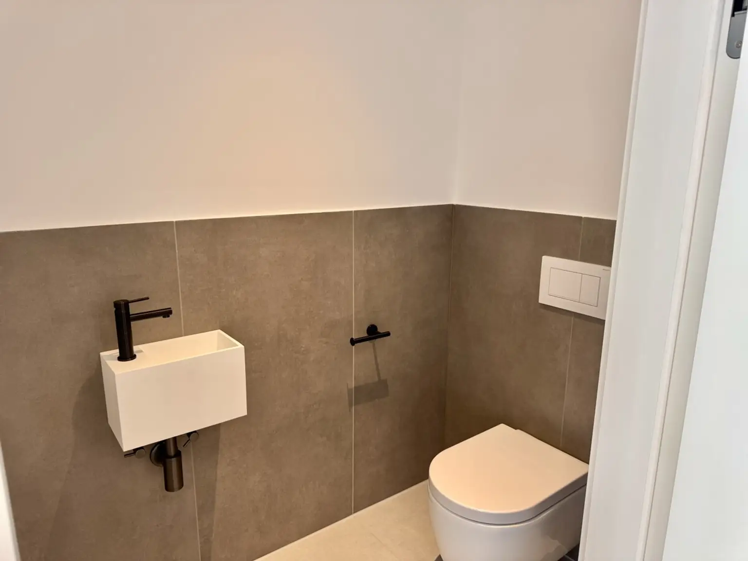 DANUBEFLATS. 40 Etage - The one and only: Einmalig inkl. Wellness and Swimming Pool