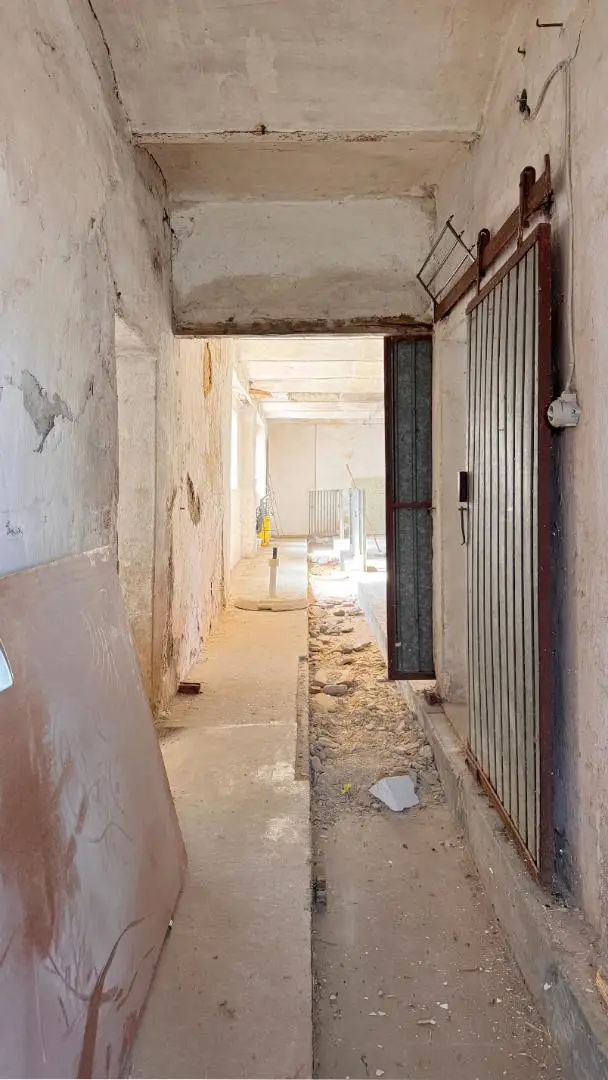 Ehemaliges Bauernhaus mit Nebengebäuden