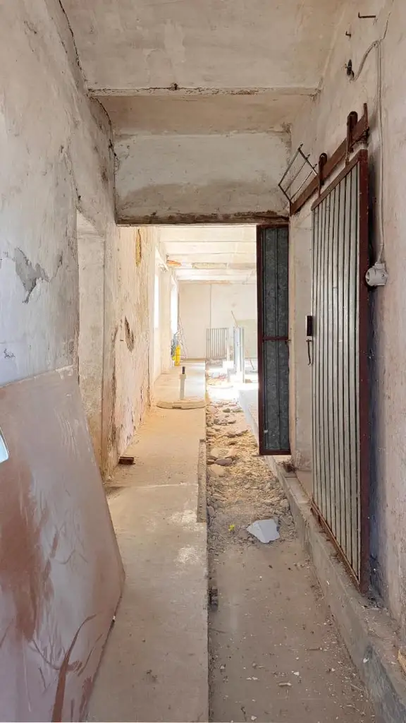 Ehemaliges Bauernhaus mit Nebengebäuden