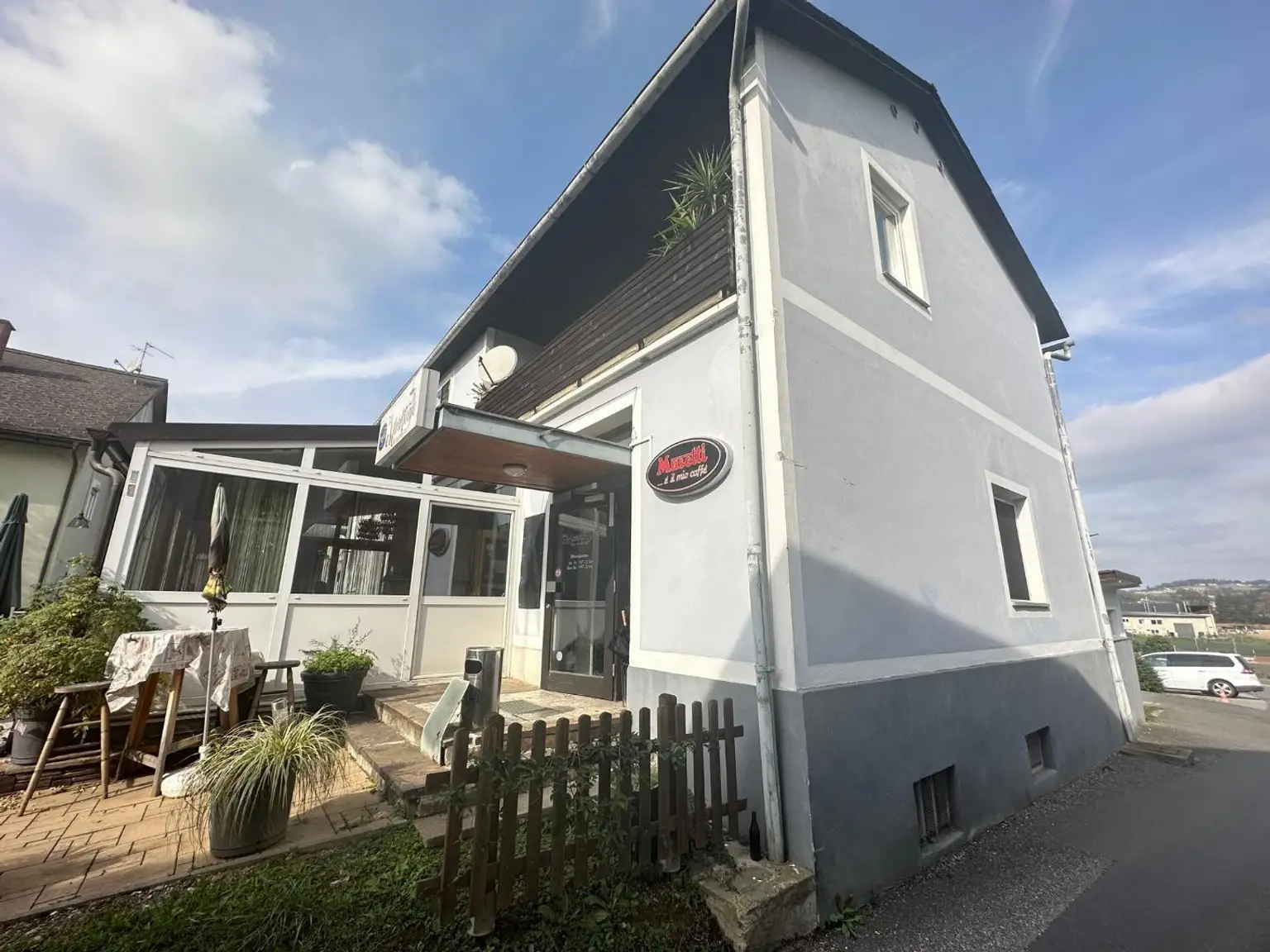 Café mit Gastgarten