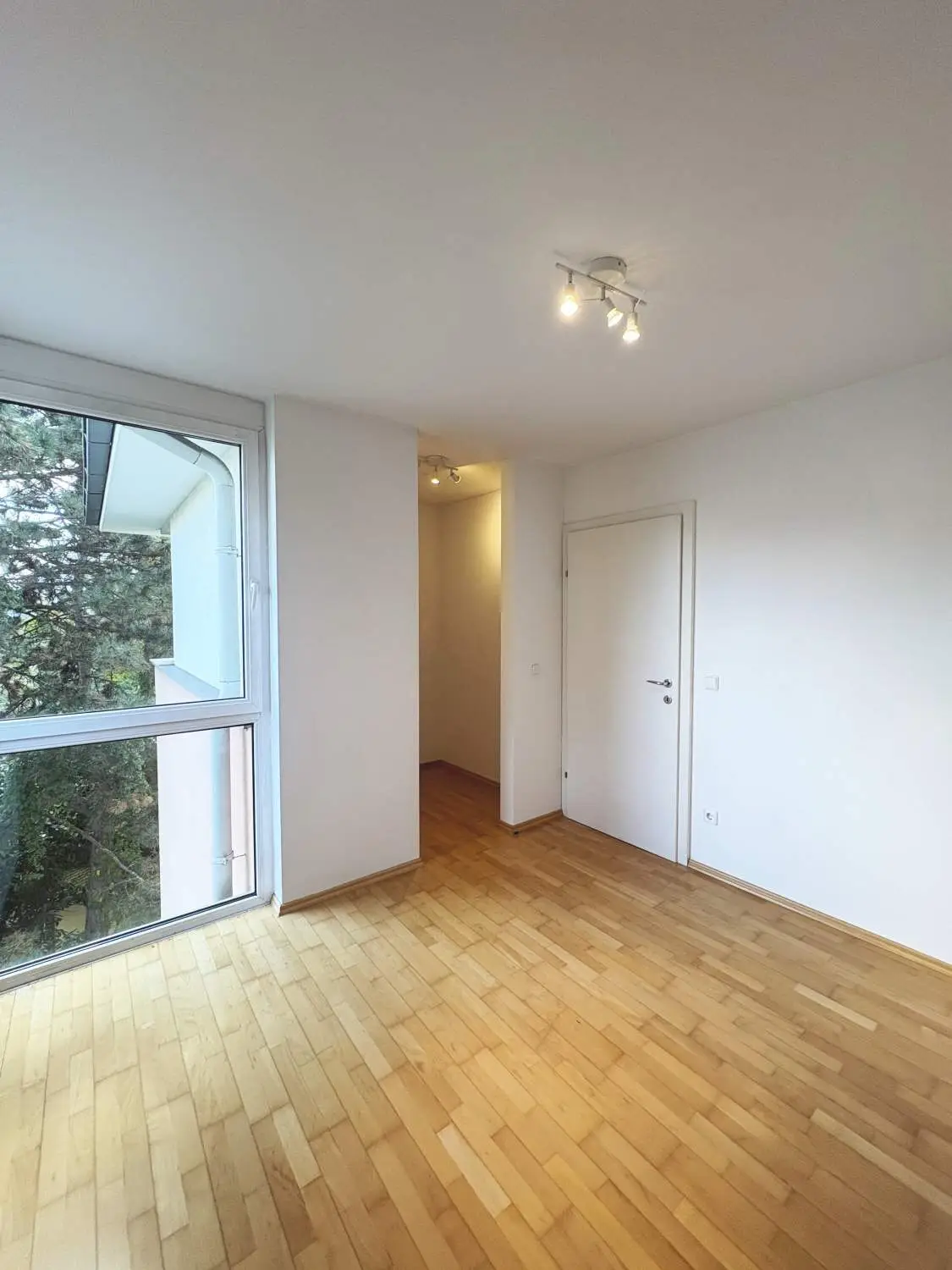 Blick is Grüne - 
Ruhige 3 Zimmer Wohnung mit Balkon