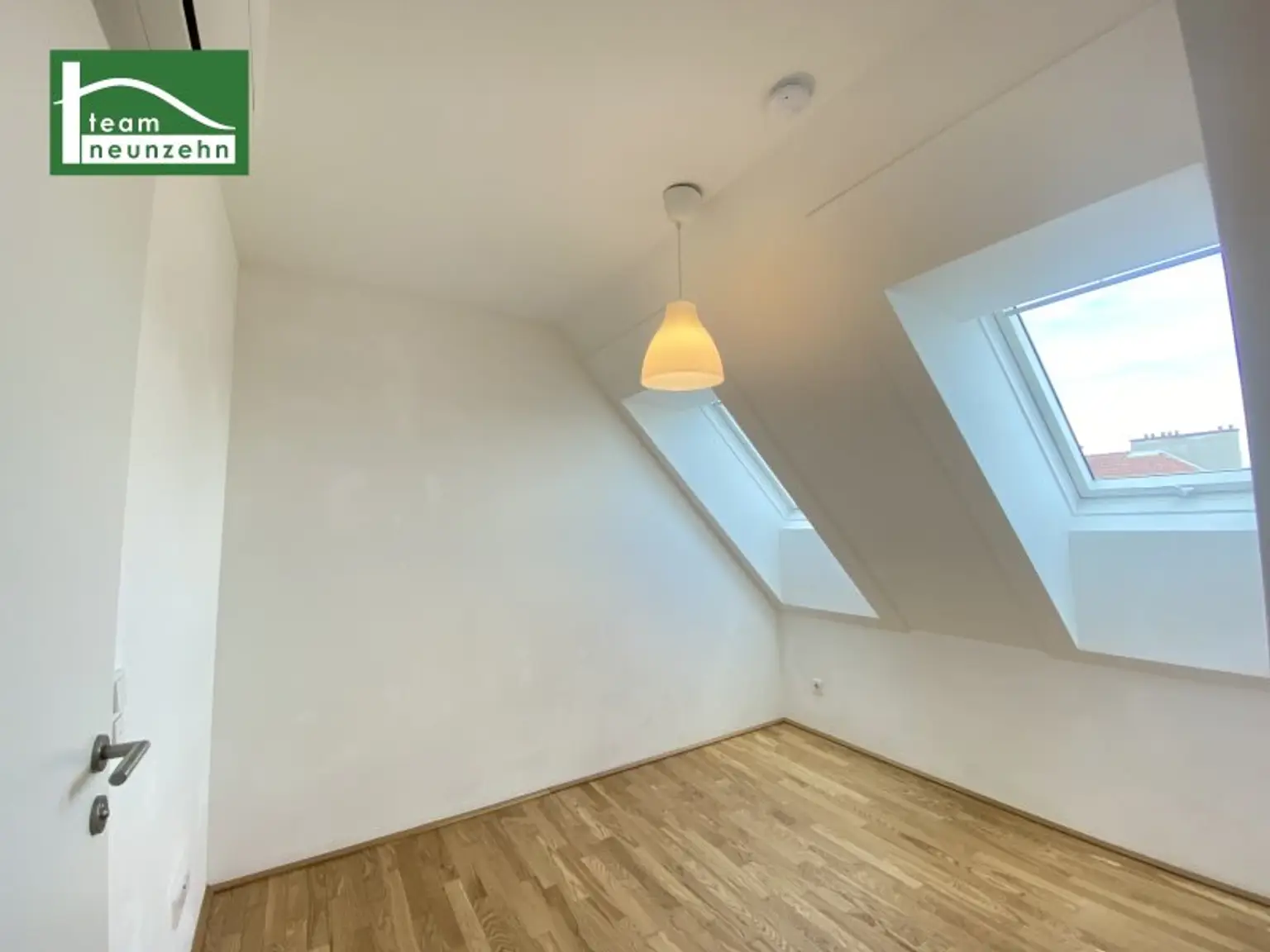 Klimatisierte Dachgeschoss-Wohnung mit Ausblick zur Donau! 5 Minuten zu U6 und S-Bahn Handelskai!