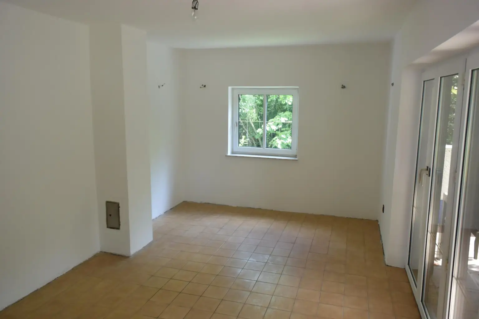 Wohnhaus mit Garten