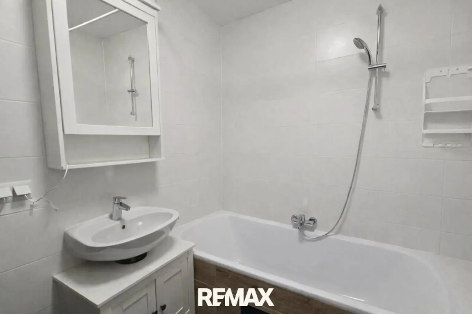 12 Badezimmer EG