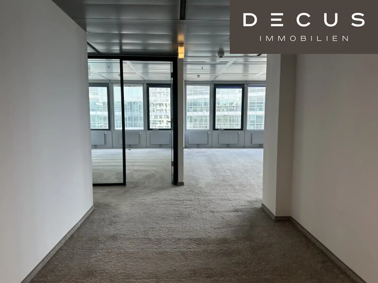 + + + ARES TOWER + + +  BÜROS MIT WEITBLICK + + +  DONAU CITY + + +