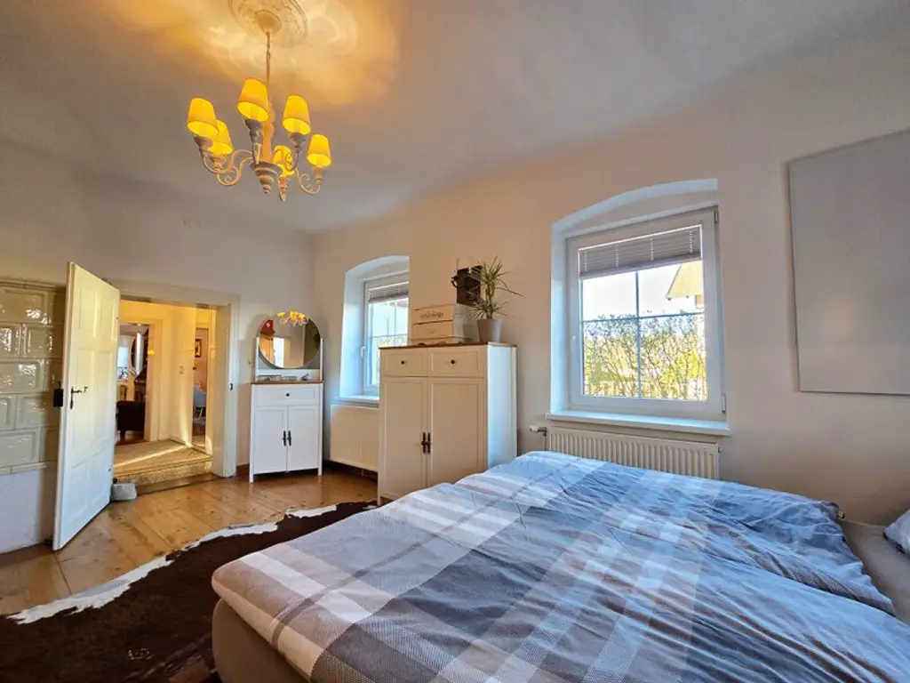 *** TOP SANIERTES HAUS IN ZENTRUMS-LAGE *** KACHELÖFEN *** TERRASSEN *** uvm....