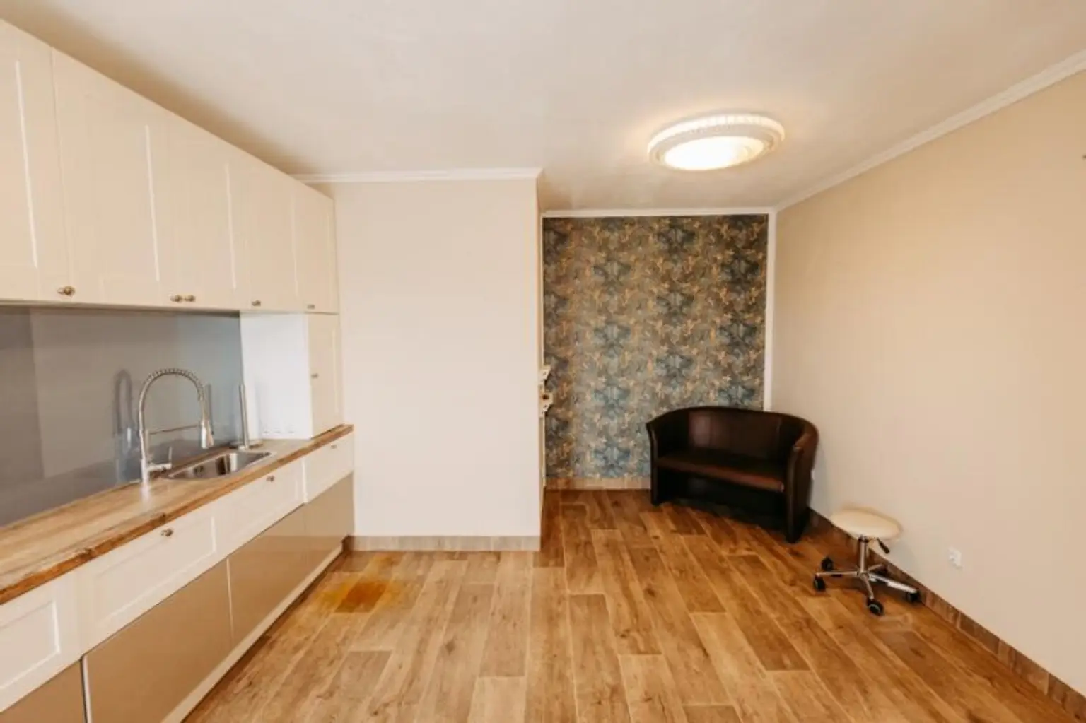 Gepflegtes, neu revitalisiertes  und liebevoll erhaltenes Landhaus. Natur, Sonne, Ruhe,  Seelenheil.