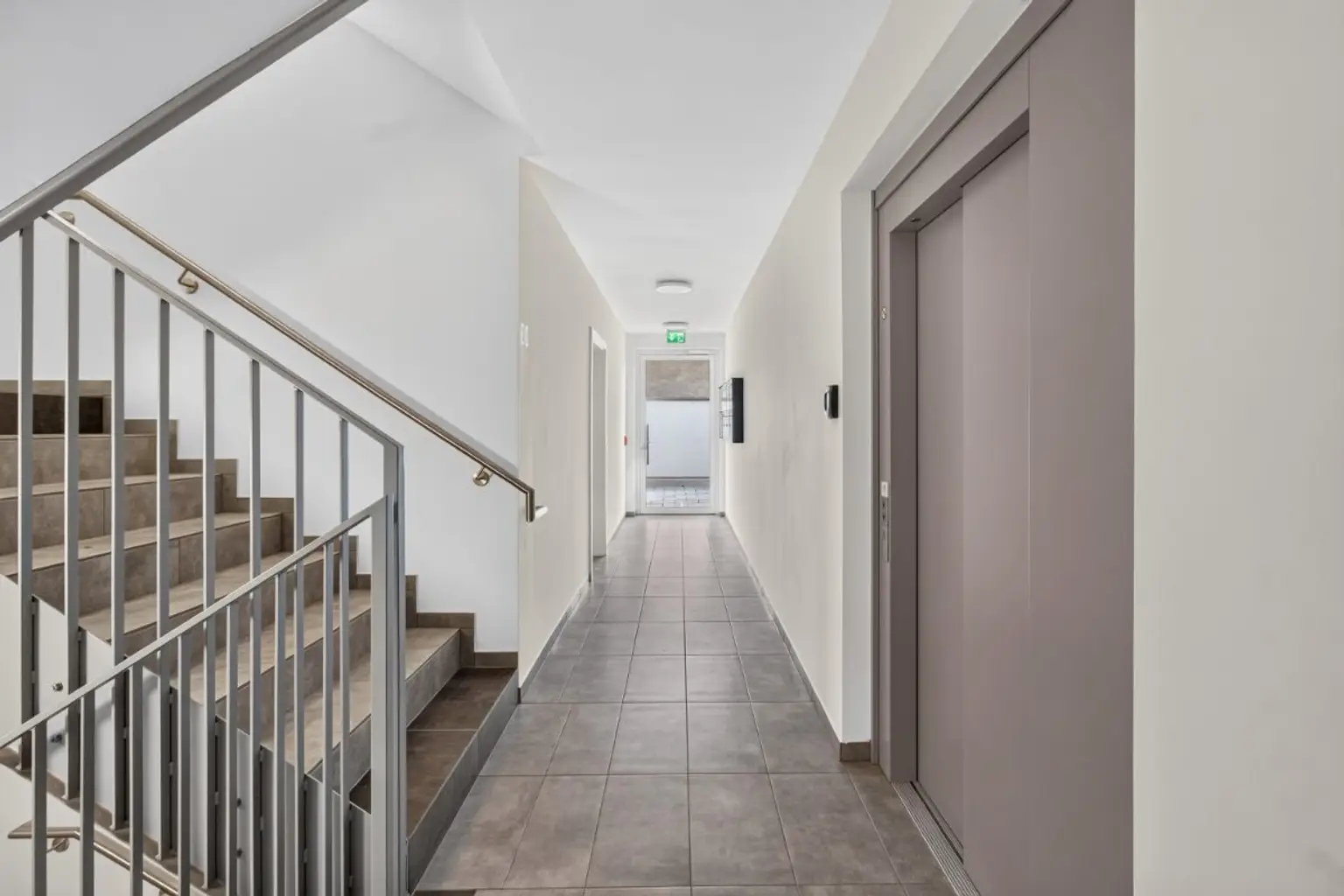 L | THE GREEN 15  ++ ZWEI Zimmer mit BALKON | Prima Service Immobilien