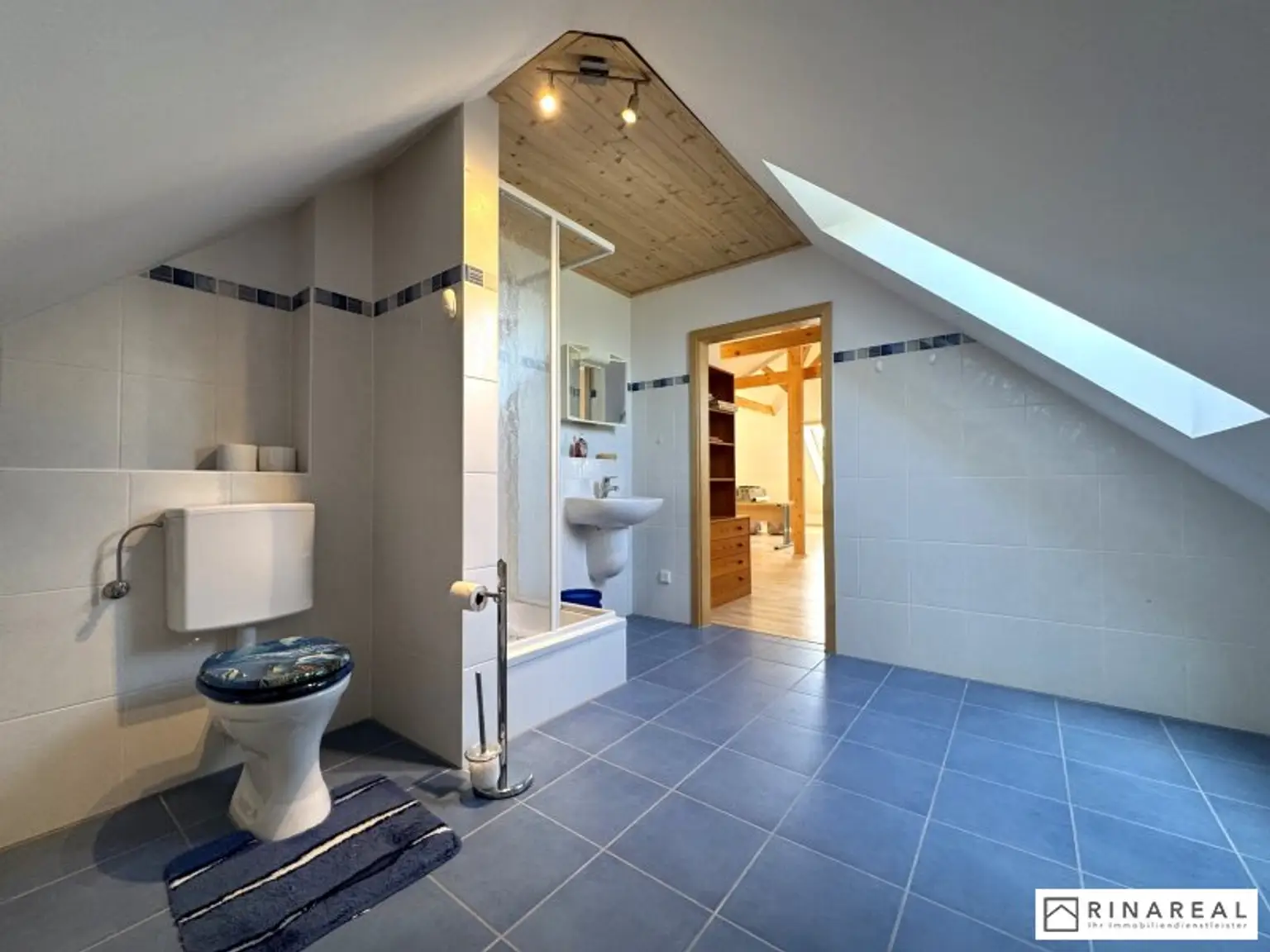 MOLLRAM - Einfamilienhaus mit ca. 1.268 m² Eigengrund | Baujahr 2009 | Sauna & Whirlpool | Luftwärmepumpe, PV-Anlage, Klimaanlage uvm.