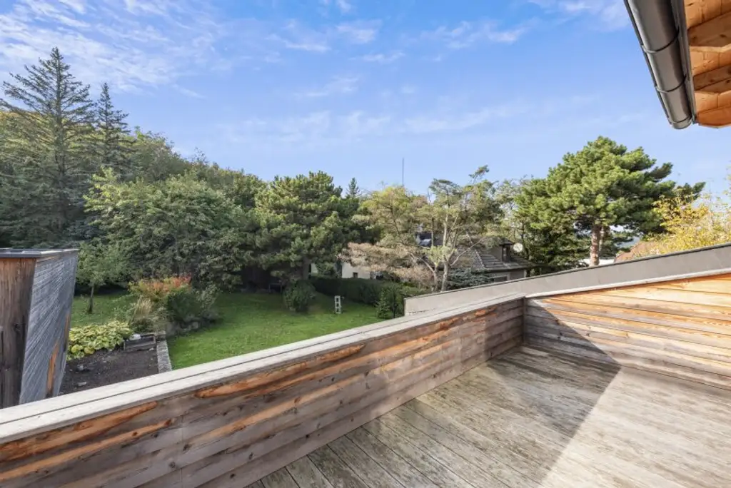 Exklusive Villa mit Nebengebäude in Gießhübl – Wohnen, Arbeiten & Wellness in Premiumlage