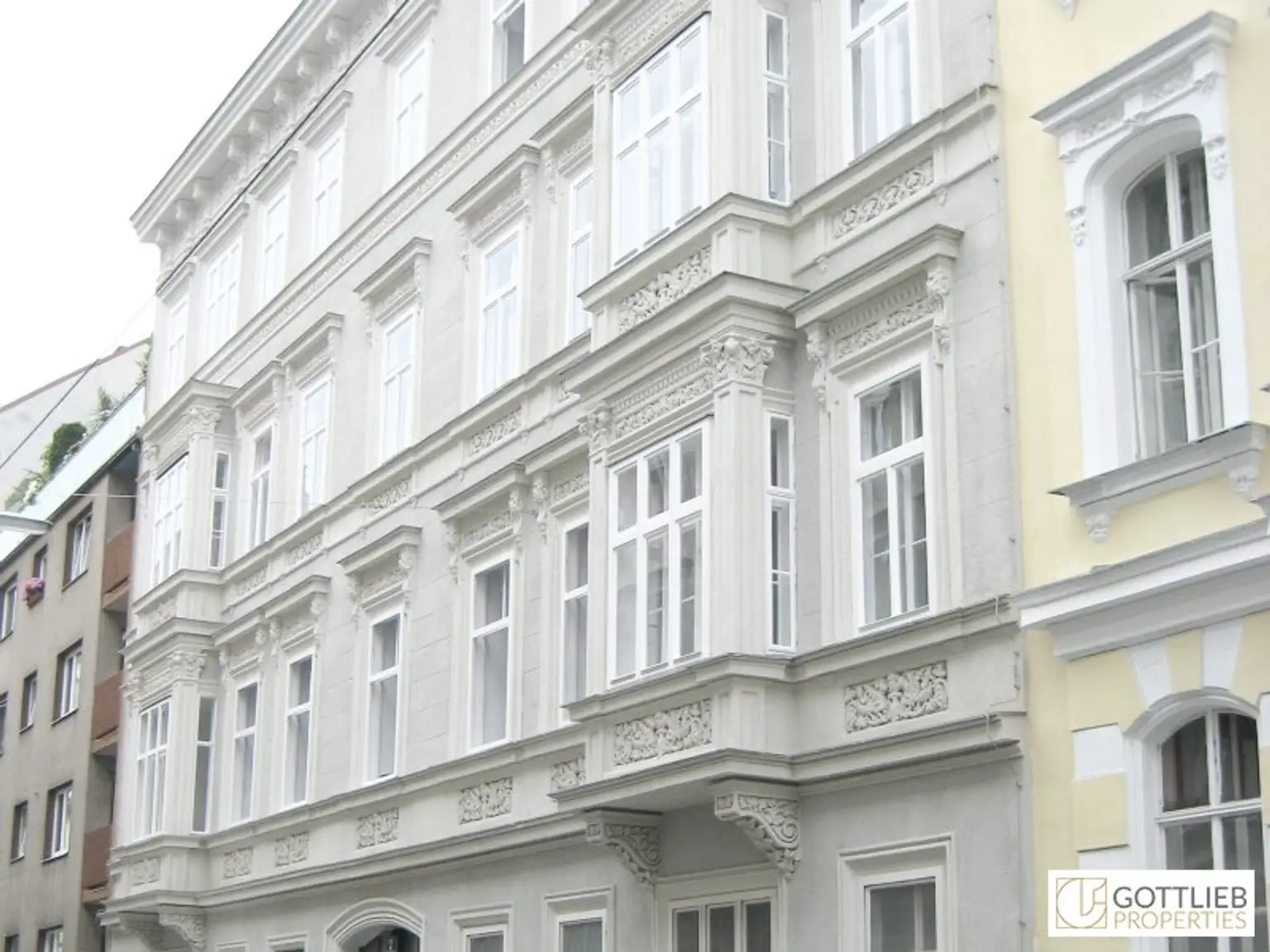 Bestlage Hamerlingplatz! 6-Zimmer-Stilaltbau-Apartment mit herrlicher West-Loggia und optionalem Tiefgaragenplatz in Grünruhelage