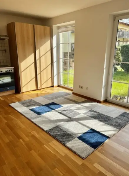 Ruhige barrierefreie 2-Zimmer-Wohnung mit Garten und Parkplatz – Ihr neues Zuhause !