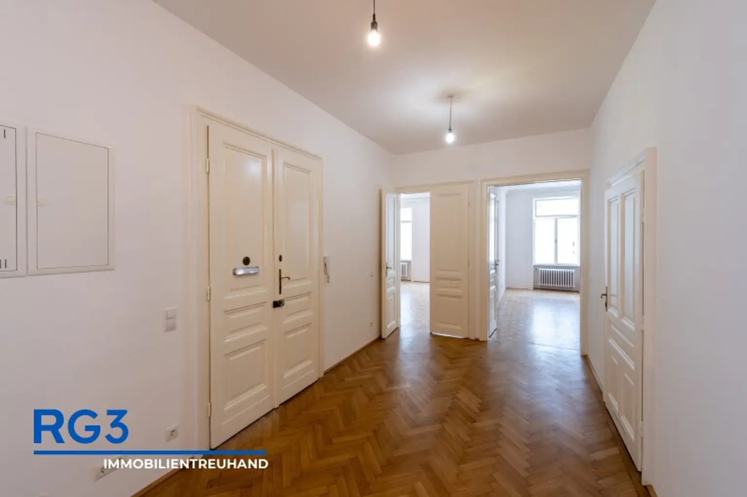 Repräsentative 5 Zimmer Wohnung mit Balkon
