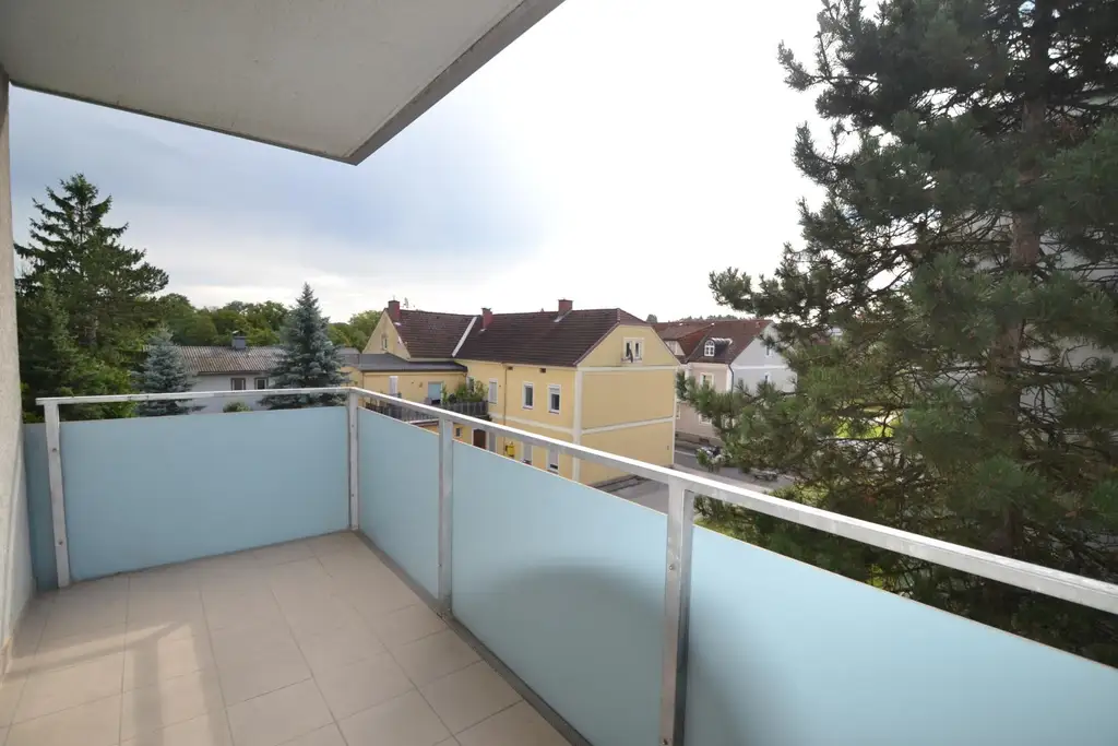 Gut aufgeteilte Wohnung mit Balkon in Hausmening