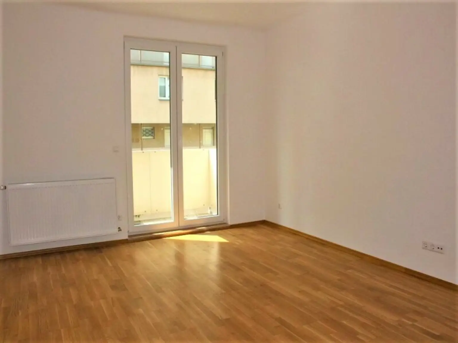 UHLANDGASSE, U1-Nähe, 64 m2 Neubau mit 3 m2 Balkon, 2 Zimmer, 2er-WG-geeignet, Wohnküche, Duschbad, 3. Liftstock