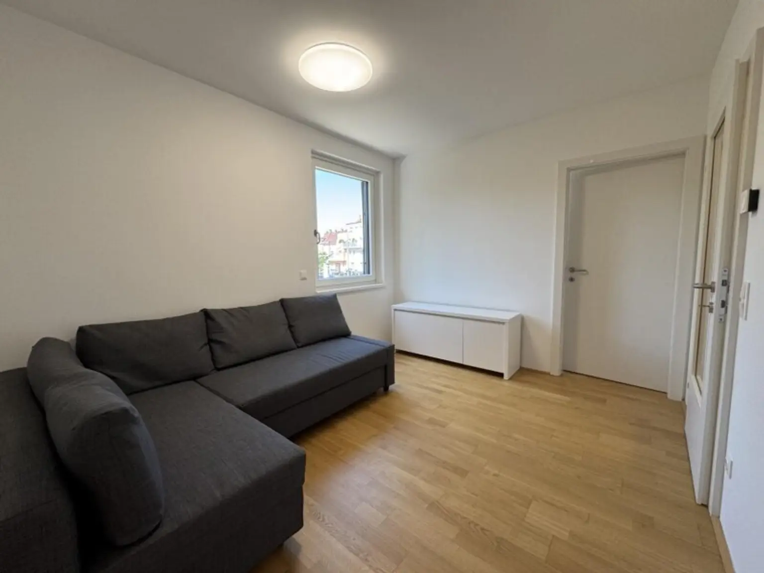 Möblierte 2-Zimmer-Balkonwohnung in Hietzing zu vermieten!