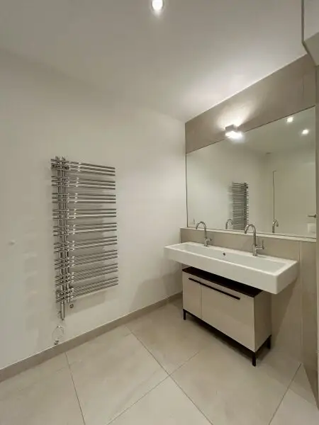 Exklusive Dachgeschosswohnung mit Grün-Blick in Top-Lage - Luxusausstattung