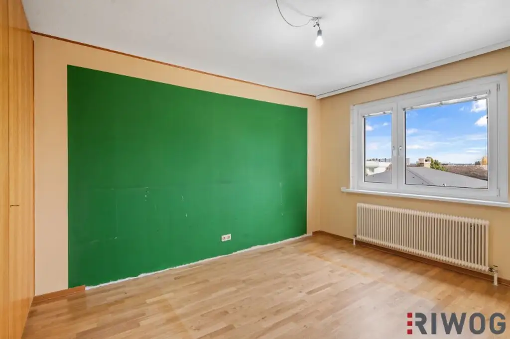 4 Zimmer - Loggia - Stellplatz - Top Infrastruktur- Ruhelage nahe dem Maurer Berg