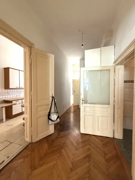 AltbauWohnung - Erstbezug nach Sanierung