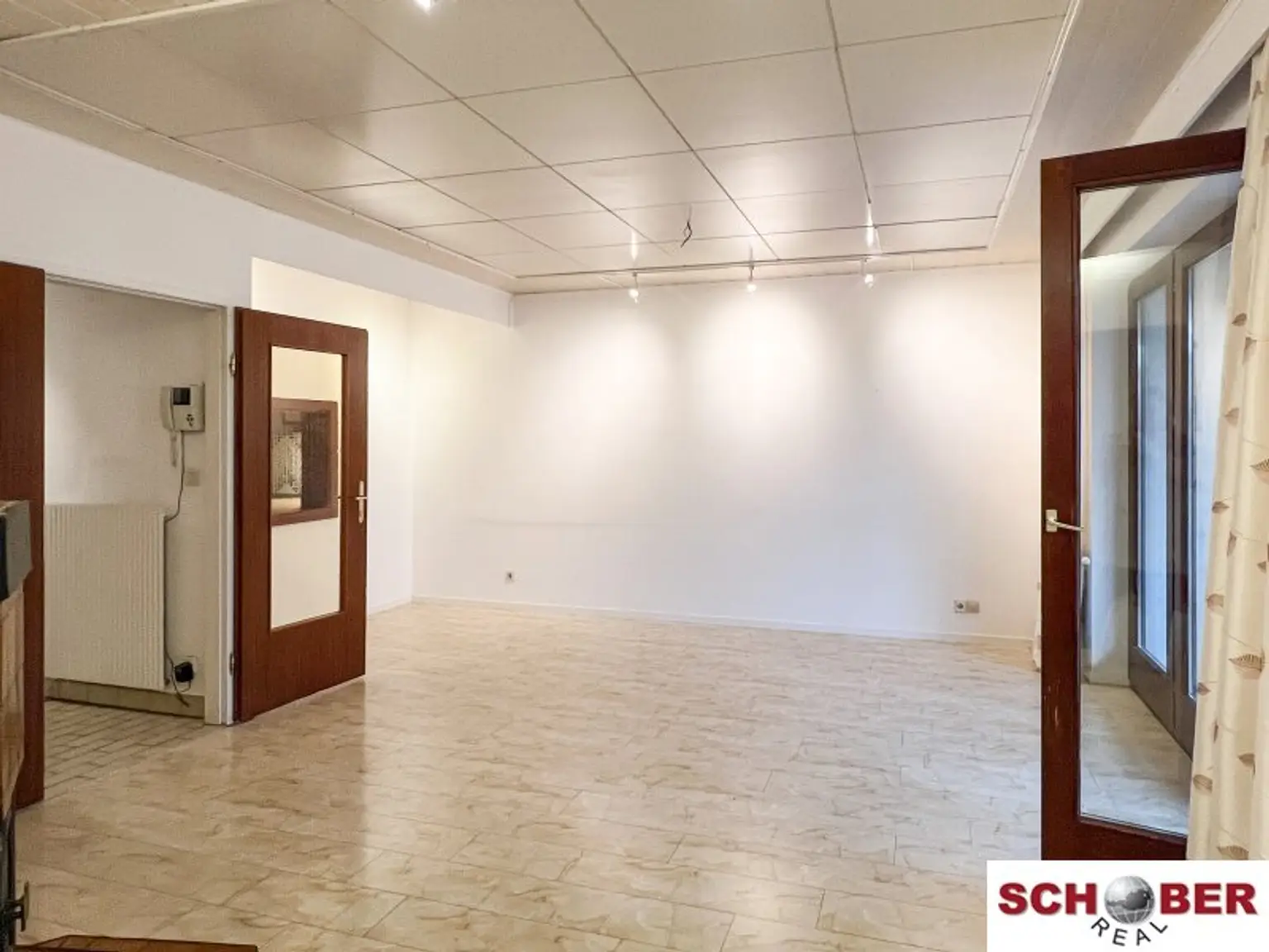 Nahe Stadtgrenze Baden - Doppelhaushälfte mit Renovierungsbedarf