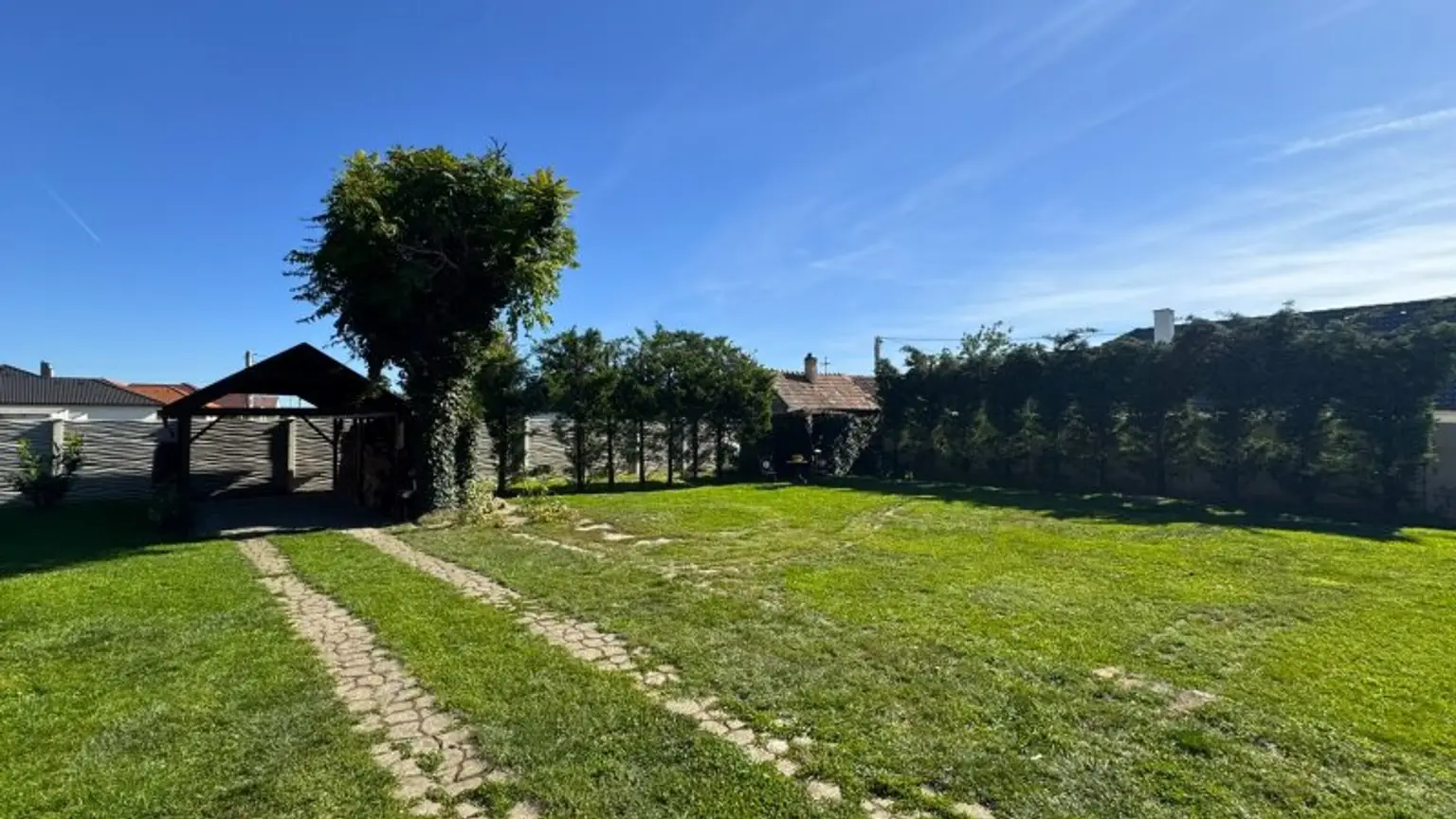 Schnäppchen In UNGARN bei der Österreichischen Grenze! Doppelgrundstück | neue Küche | Pool | Brunnen | niedrige Betriebskosten | großzügiger Garten | 2 Carports