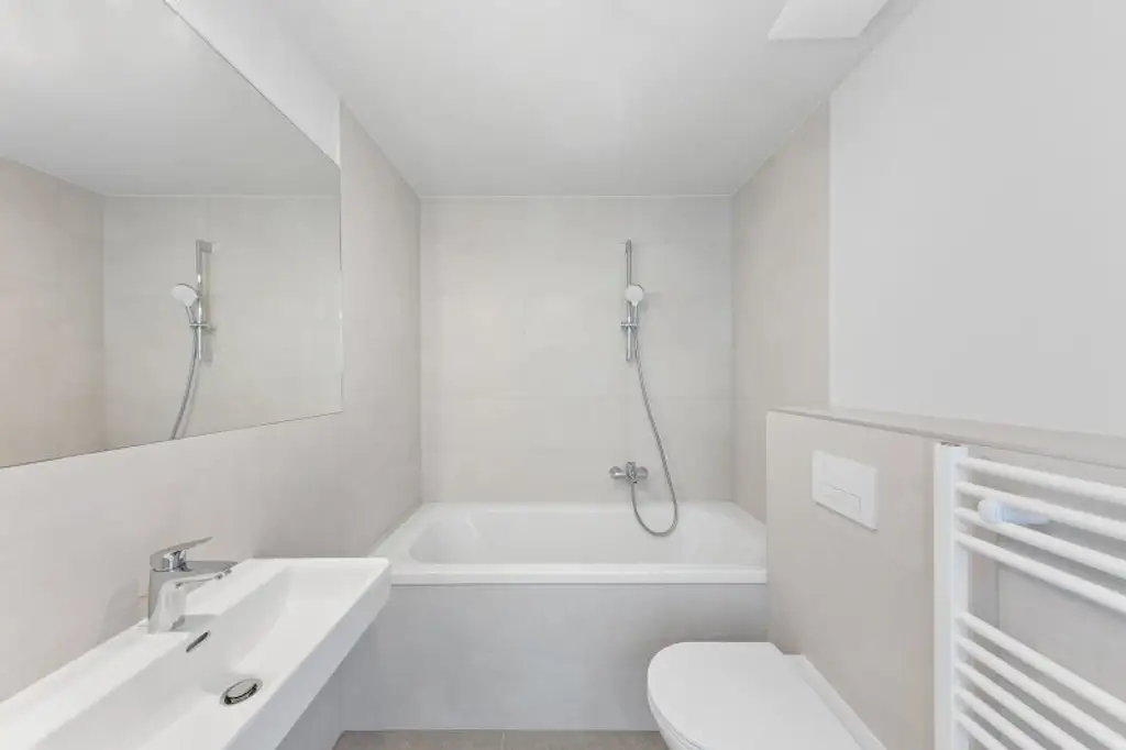 3-Zimmer-Dachgeschosswohnung (Massivbauweise) mit Balkon in generalsaniertem Altbau