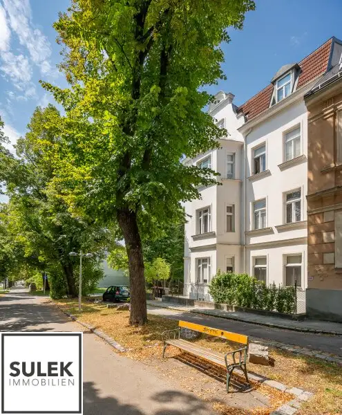 Schönbrunner Allee: 3-Zimmer-Altbauwohnung mit perfekter Aufteilung und Grünblick