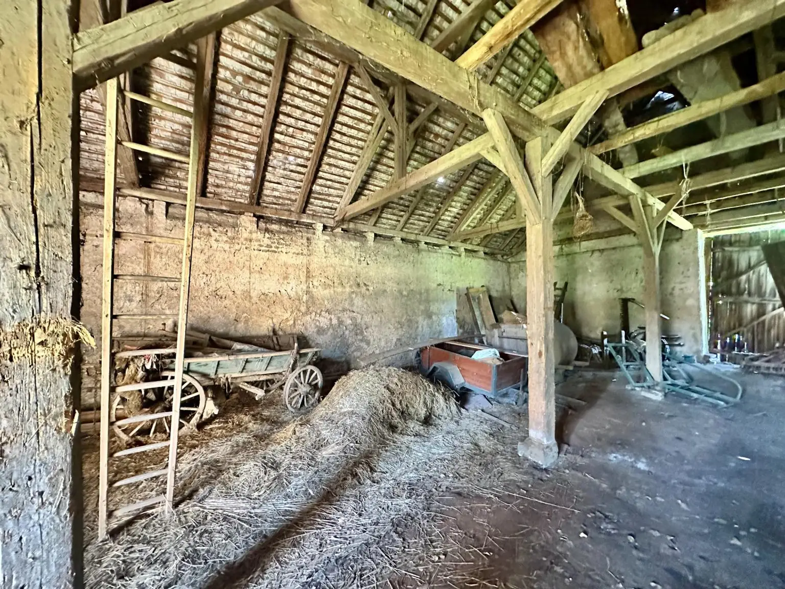 Sanierungsbedürftiger Bauernhof mit großem Grundstück, Stallungen und Stadl – ländlicher Charme mit viel Potential!