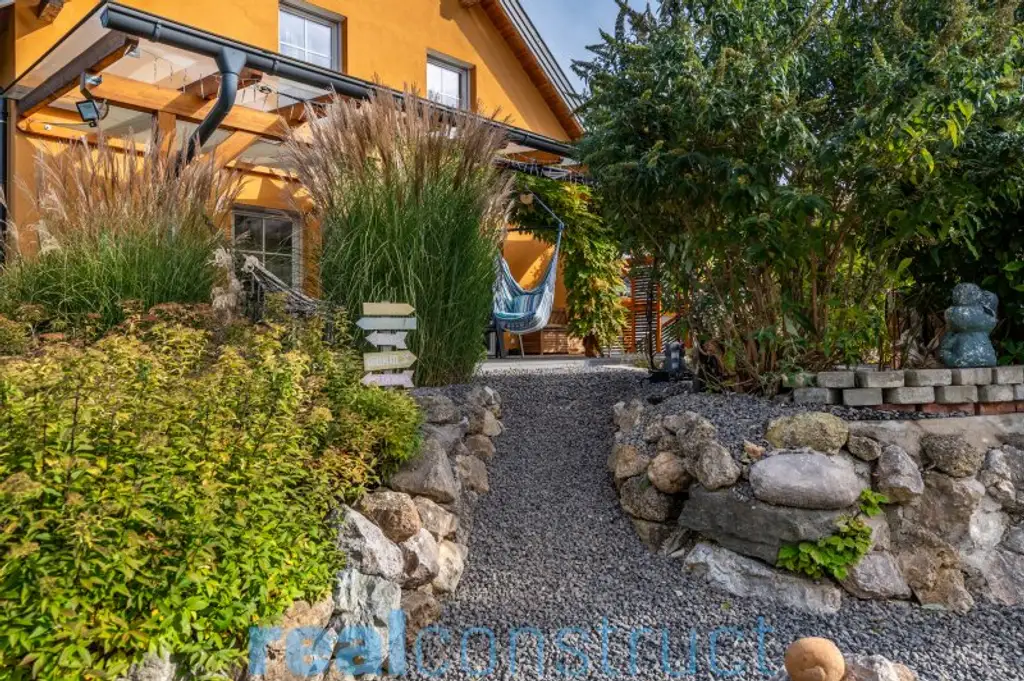 Ökologisch nachhaltiges Einfamilienhaus mit ERDWÄRME-Heizung in bester Lage von Bad Erlach