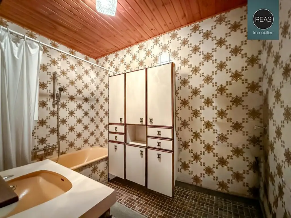 Gepflegte Wohnung mit Loggia in St. Valentin! Zentrumslage!