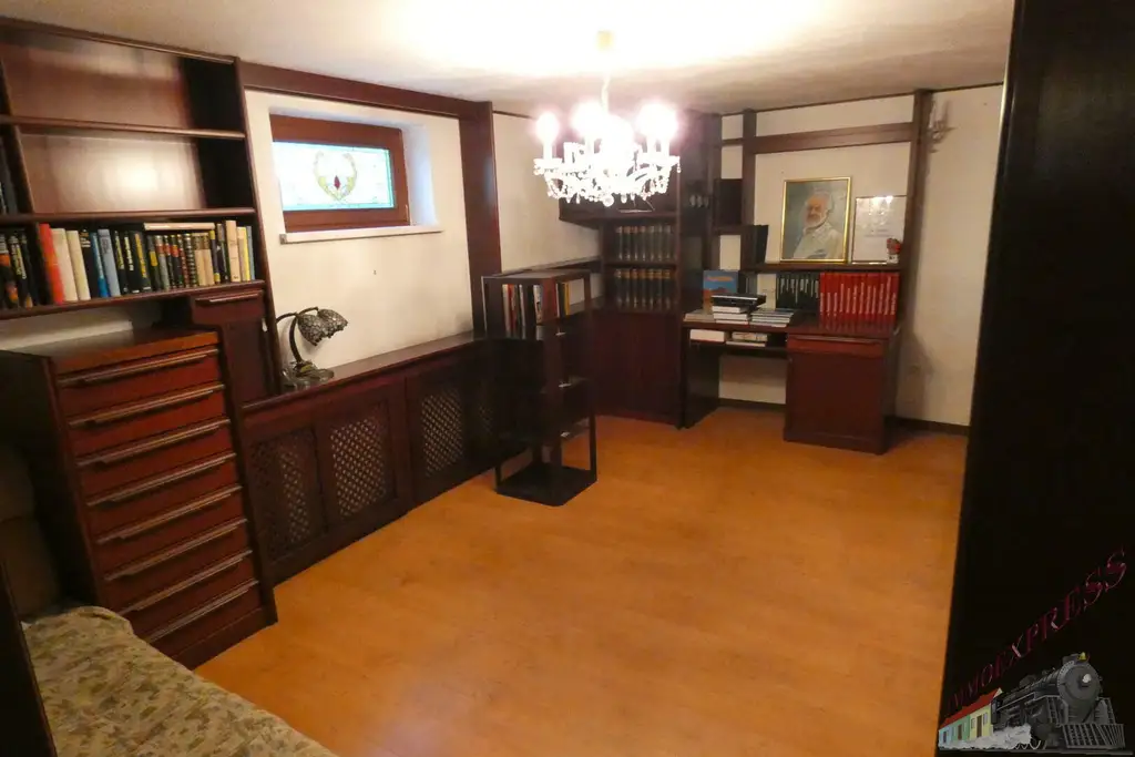 Wunderschöner Familienwohnsitz mit großem Garten, auf 2 Parzellen teilbar  ( PREISREDUZIERT)