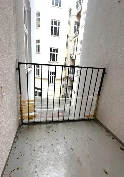 MÖLLWALDPLATZ, U1-NÄHE, 124 m2 ALTBAU, Wohnküche, 2 Zimmer, klimatisiert, 2 Bäder, Parketten, Loggia, 1. Liftstock, provisionsfrei