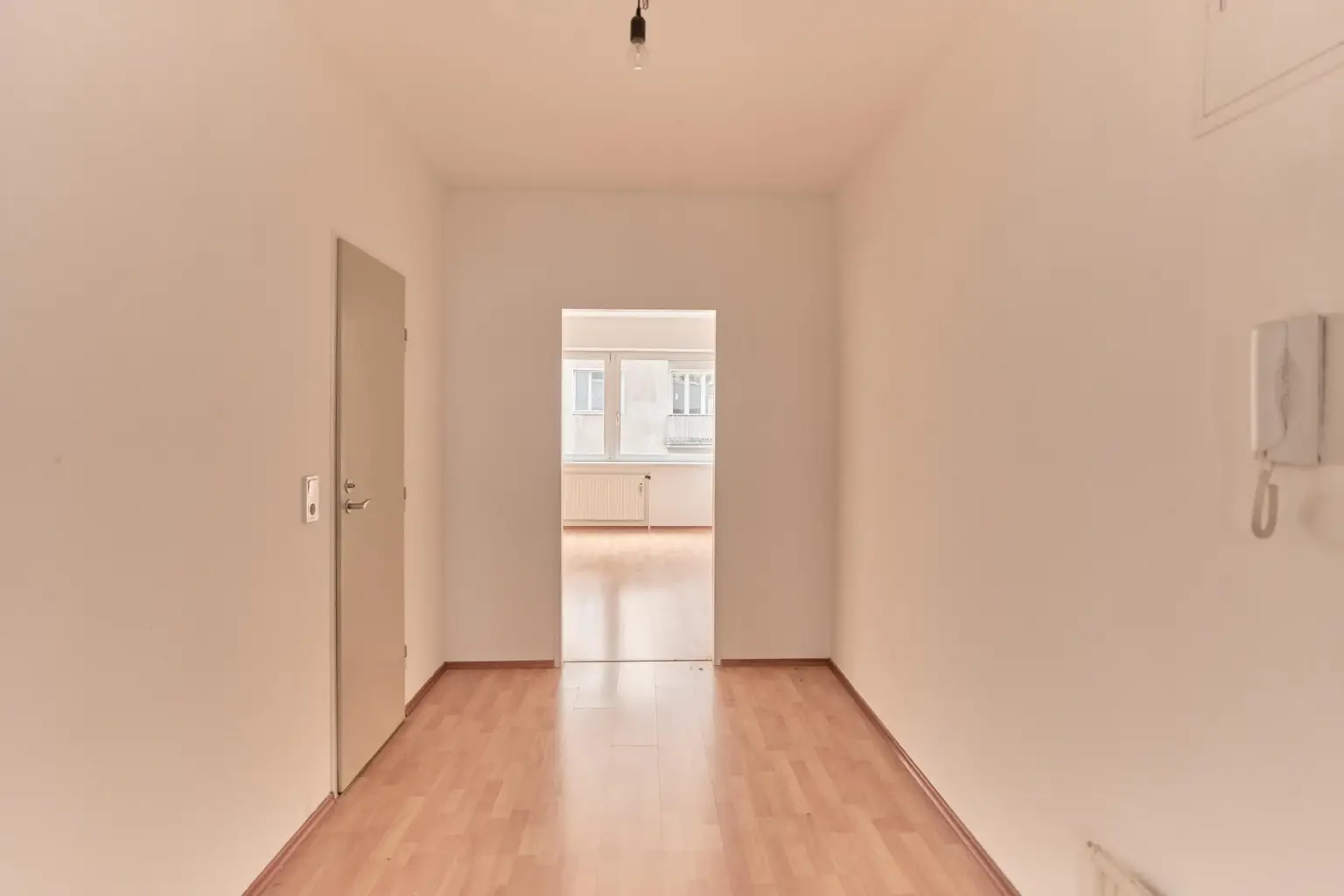 02. . Mietwohnung 1040 Wien - Vorzimmer