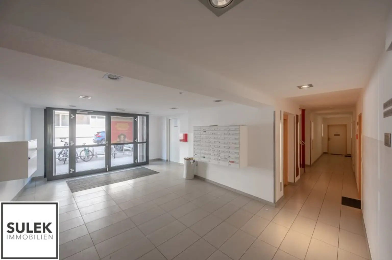 Nähe Floridsdorf Bahnhof (S+U): gepflegte 2-Zimmer-Wohnung mit tollen Lichtverhältnissen