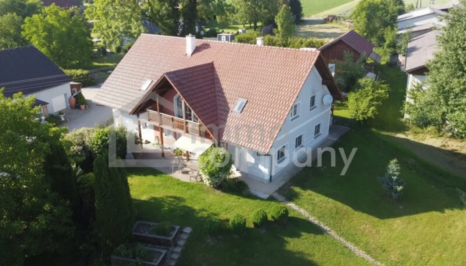 Raus aus der Stadt und rein in die Natur mit 250qm Wohnfläche