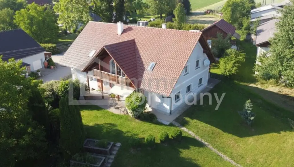 Raus aus der Stadt und rein in die Natur mit 250qm Wohnfläche