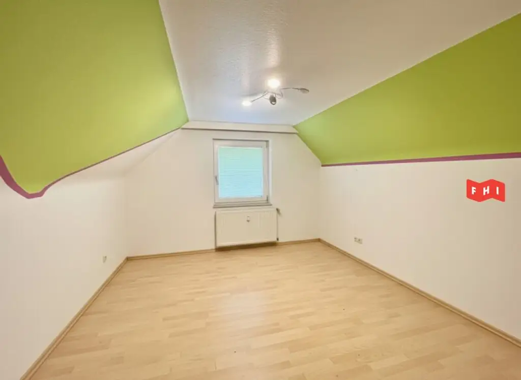 Erweiterbares 4 Zimmer Einfamilienhaus mit Garage, Pool & Gartenhaus