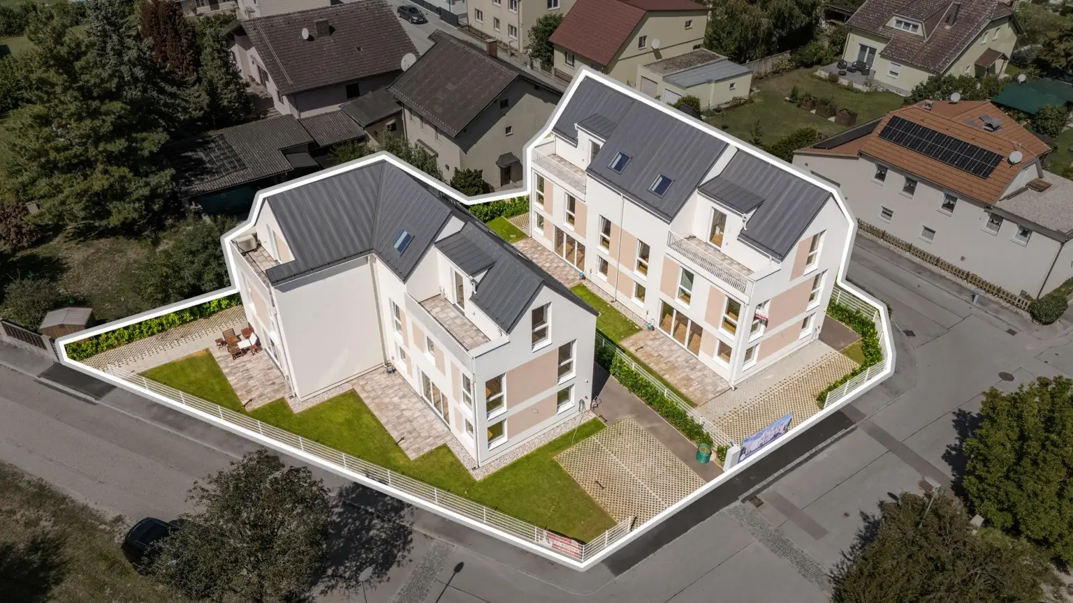 "Luxuriös & zentral – Doppelhaus in Stockerau mit 6 Zimmern und hochwertiger Möblierung"