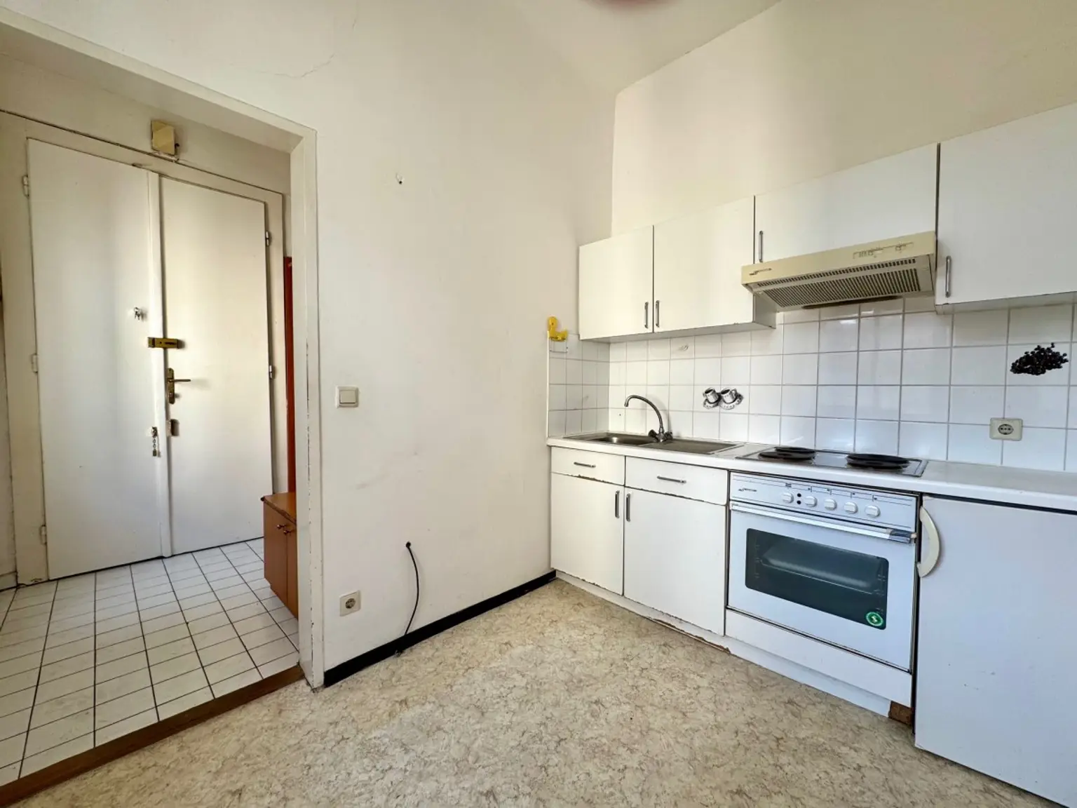 L | ++ NEU ++ ALTBAUWOHNUNG mit großem Potenzial | Prima Service Immobilien