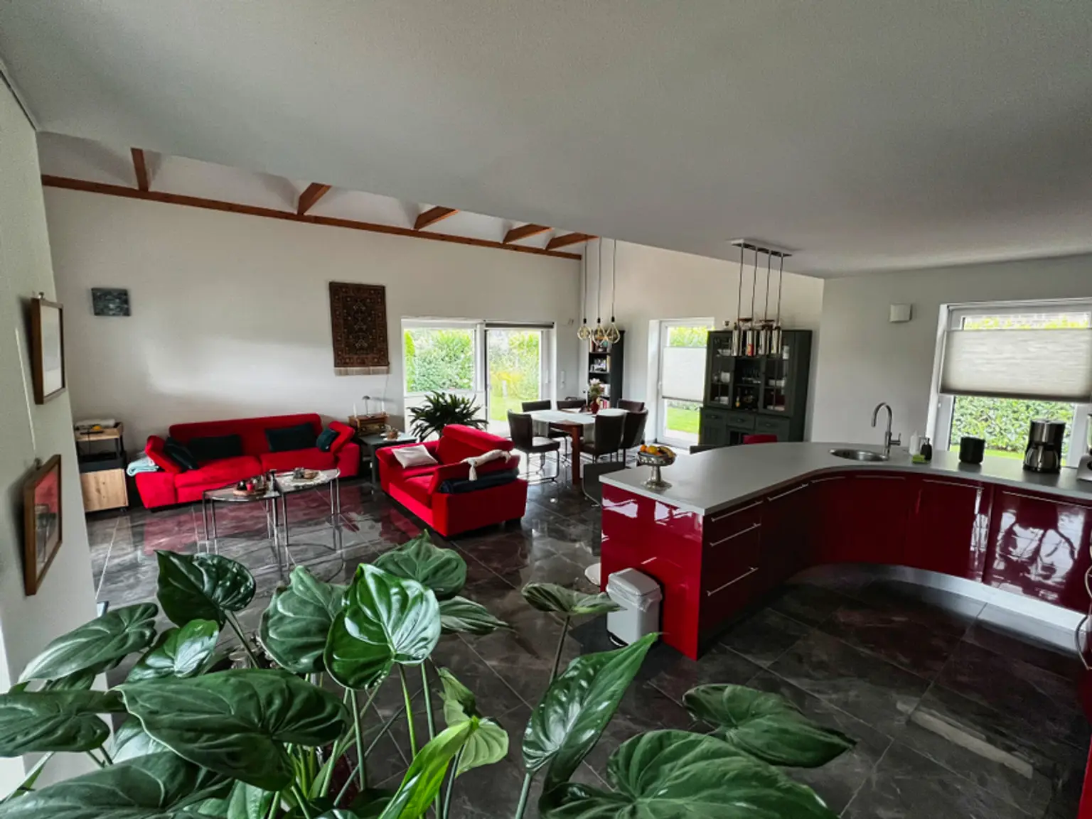 Baujahr 2019! Moderne Landhausvilla mit viel Platz!