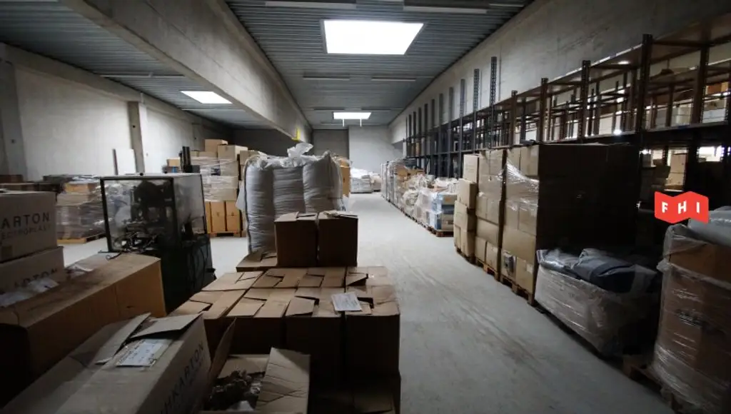 Logistikfläche***2 Hallen***30 Stellplätze***Ausbaupotential***
